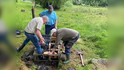 Erneuerung des Hammerwerks bei der Alten Mühle in Gehenhammer (Bild: Manfred Janker)