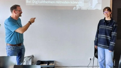 Fakeshops erkennen<br>Bild v.li. Referenten Reinhard Greiner, Anja Plonner (Bild: Manfred Haberzeth)