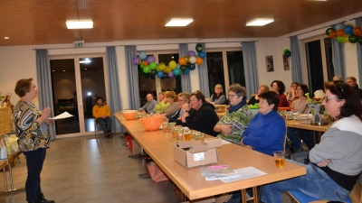 25 Teilnehmer ließen sich beim Workshop des Frauenbundes in die „Kunst“ des Fermentierens einweihen.  (Bild: Peter Garreiss)