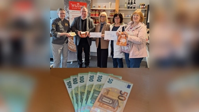 Freudige Gesichter bei der Bekanntgabe des Erlöses für Solibrot-Aktion.<br>Gabi Wiesnet (Bäckermeisterin) Pfarrer Michael Birner, Margit Köpnik, Lisa Adam und Margarete Hirsch freuen sich über die gelungene Aktion. (Bild: Margarete Hirsch)