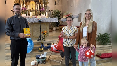 Auch die Fürbitten im Gottesdienst waren ganz auf das Thema Ferien abgestimmt. (Bild: Martina Nitzbon)