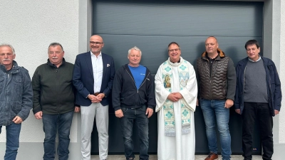 Der in Eigenleistung der Ortswehr erstellte Anbau an das Feuerwehrhaus in Haag (hier Bilder von der Einweihung am 17. Mai 2024) wurde bei der Kommandantenversammlung des Marktes besonders gewürdigt. (Bild: Elke Meier)
