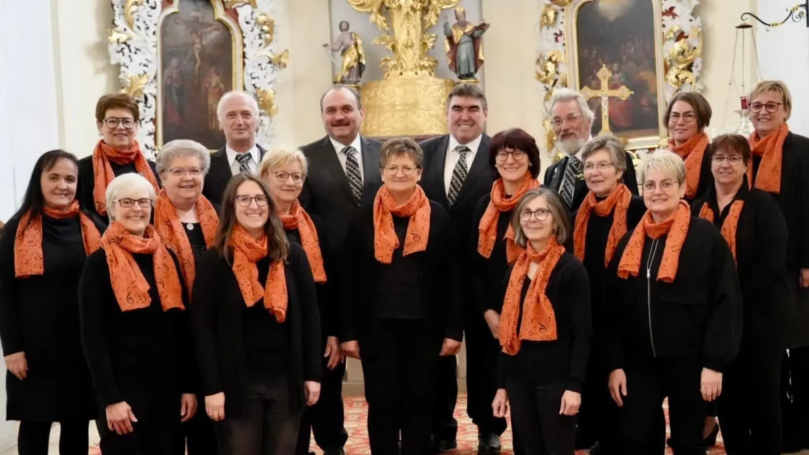 In der Karwoche und an den Osterfeiertagen vollbringt der Kirchenchor um Organistin und Leiterin Martina Brenner mit Gesang und Orgelmusik beeindruckende Leistung.  (Bild: Karl Ziegler)