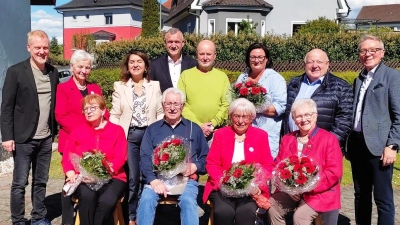 Die Arbeiterwohlfahrt in Weiden ehrt langjährige Mitglieder.  (Bild: Erna Hamm/exb)