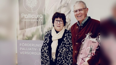 Sonja Kellner und 1. Vorsitzende; Dr. Manfred Hausel. (Bild: Melanie Weber)
