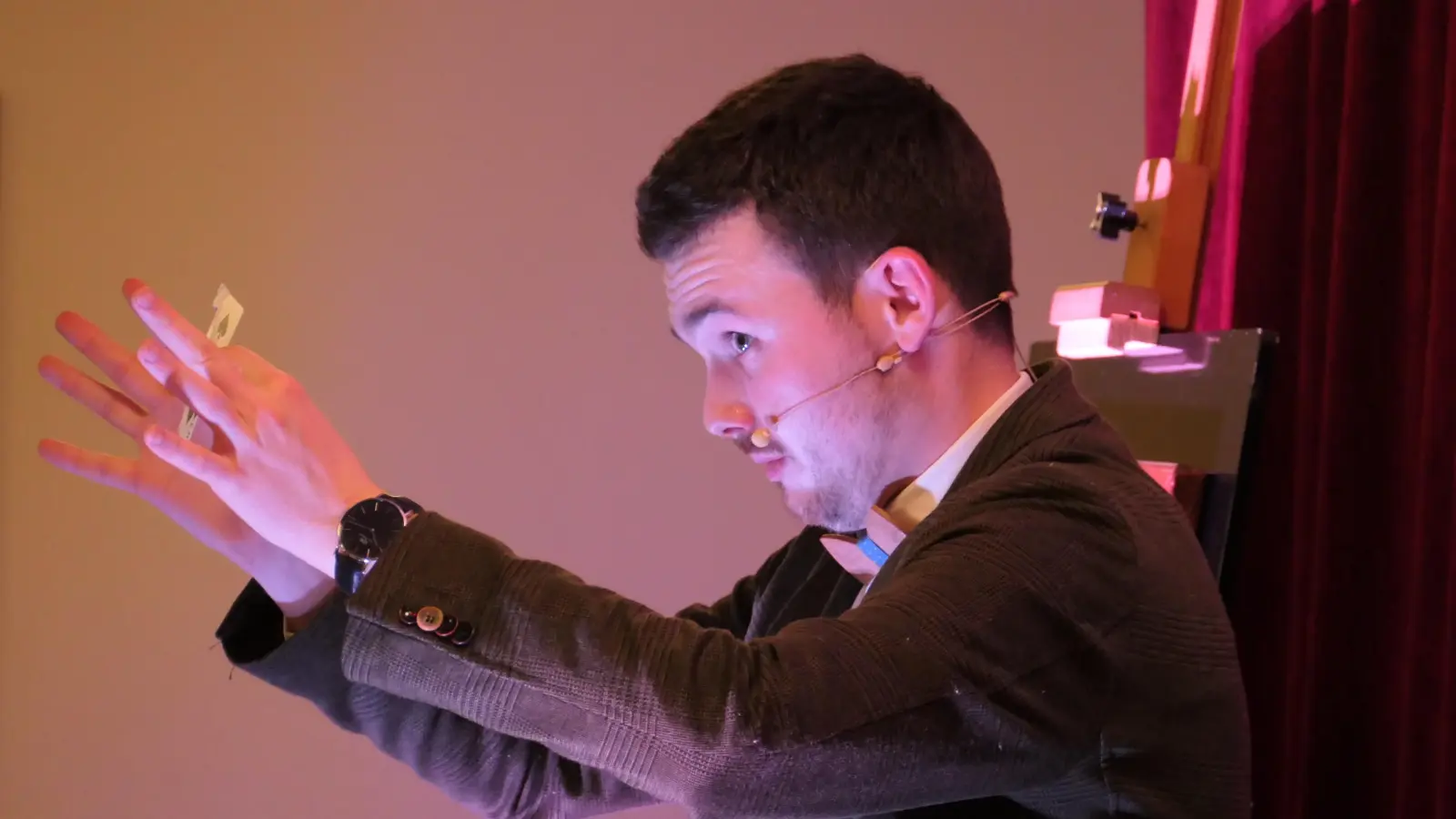 Zauberkünstler Marius Koslowski (Bild: Markus Suttner)