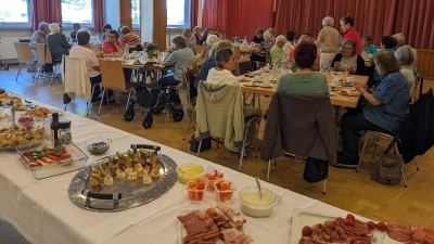 Ein geschmackvolles Muttertagsfrühstück genossen die Mitglieder des Katholischen Frauenbunds Pirk  (Bild: Christine Hofmann)
