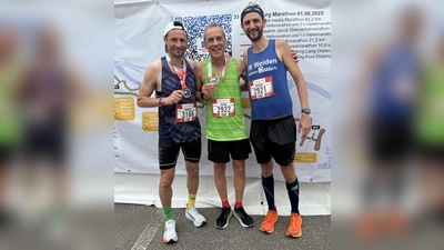 Bild 1 - Im Ziel_ Markus Schreiner, Georg Koller, Michael Eckl (v. l. n. r).jpg (Bild: Ludwig Kreutzer)