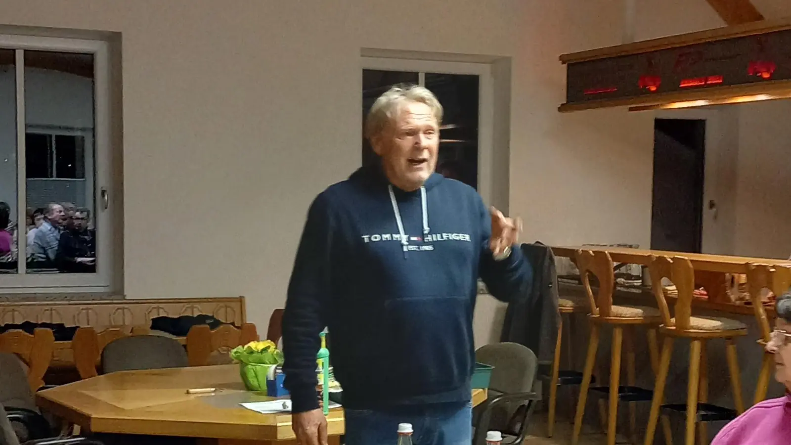 Vortrag von Herrn Erich Ritschel- Bildmitte. (Bild: Irene Ehemann)