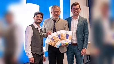 Philipp Reich - Leiter des T1(links), Landrat Roland Grillmeier (mitte), 1.Vorsitzender des KjR Tirschenreuth Max Siller (rechts) (Bild: Christian Kreil)