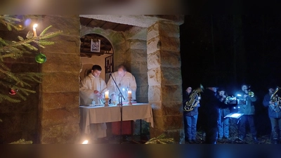Weihnachtschristmette an der Hl. Staude (Bild: Ursula Breinbauer)
