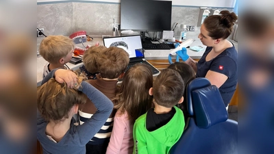 Der Johanniter-Kindergarten „Regenbogen“ hat eine Zahnarztpraxis besucht.  (Bild: Emilia Platzer)