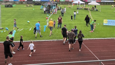 Bilder von der Eröffnung des Runs (Bild: Markus Thoma)