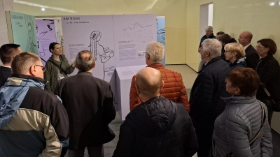 Besuch der Ausstellung „Die Verleugneten” in der Gedenkstätte KZ Flossenbürg (Bild: Jürgen Preisinger)