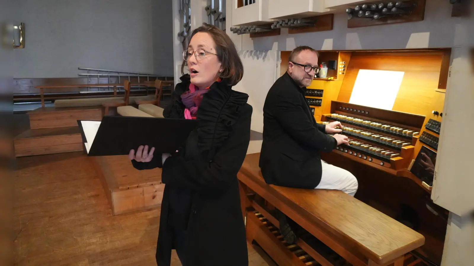 Künstler Christian Reitenspieß (Orgel) Stephanie Hruschka-Kumpf (Sopran)  (Bild: Gerd Hennecke)