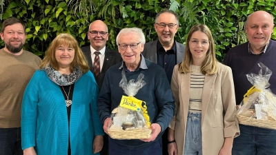 Neuwahlen und Verabschiedungen langjähriger Vorstandsmitglieder standen beim Tourismusverein Bad Neualbenreuth-Sibyllenbad an. Im Bild (von links) Christian Schnurer, Brigitte Meyer, Bürgermeister Klaus Meyer, Franz Becker, Vorsitzender Alfons Schnurrer, Franziska Köhler und Albert Köstler.<br> (Bild: Tourismusverein Bad Neualbenreuth/exb)