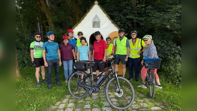 Die Radlergruppe des Kooperatorenhauses-Beidl: Ein beliebtes Ausflugsziel für Fahrradtouristen (Bild: Egon Giehl)