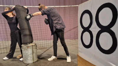 Darsteller aus der Theatergruppe. (Bild: Jean-Francois Drozak )