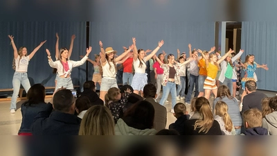 Die Jugendlichen choreografieren wie die Profis.  (Bild: Andrea Konrad)