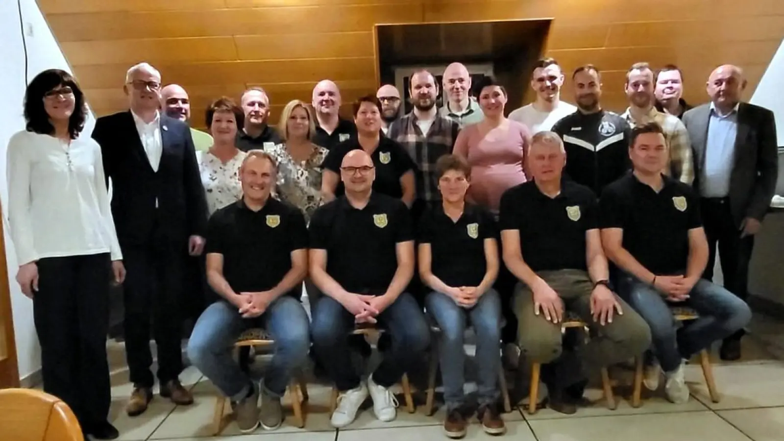 Die neugewählte Vorstandschaft des SV Hahnbach (Bild: Herbert Rösl)