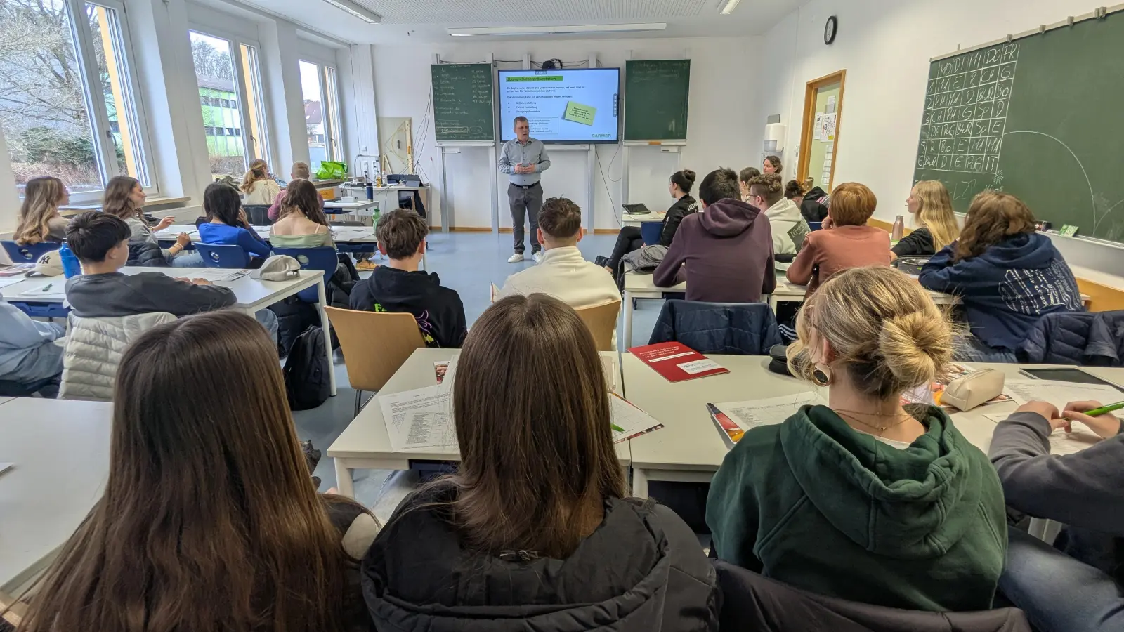 42 Firmen informieren 147 Schülerinnen und Schüler der neunten Jahrgangsstufe  (Bild: Alexander Gröger)