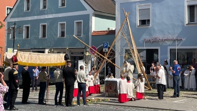 Eucharistischer Segen am Freialtar. (Bild: Maria Müller)