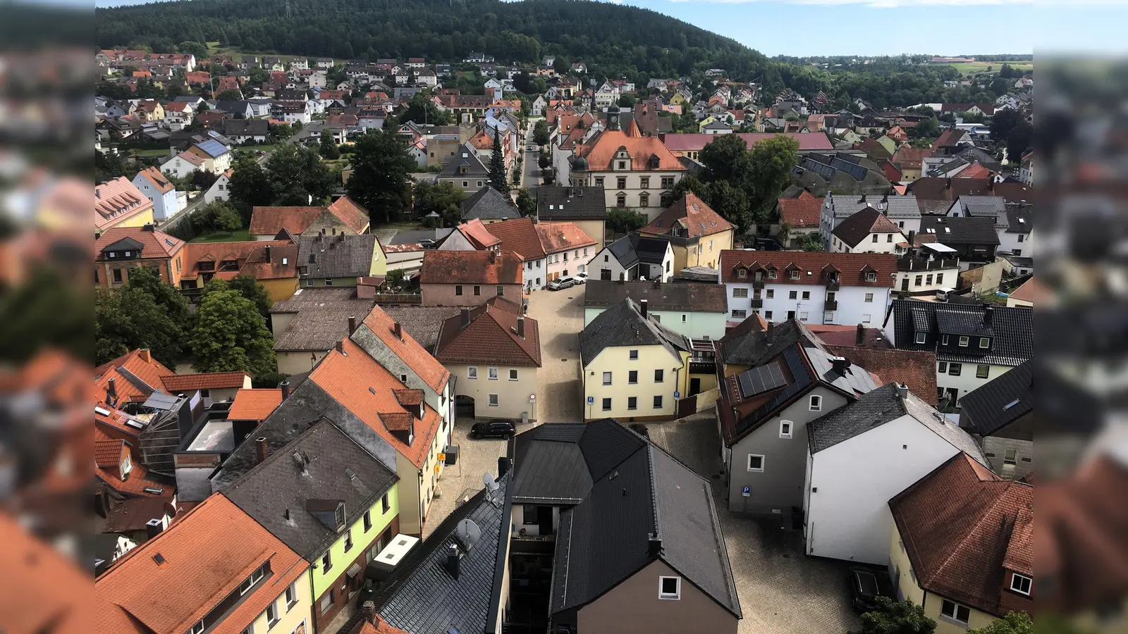 Blick vom Kirchturm Richtung Gottvaterberg (Bild: Ute Riede)