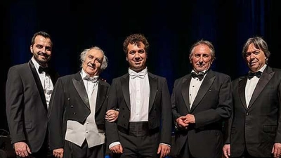 Die fünf herausragenden Tenöre Luigi Frattola, Orfeo Zanetti, Vincenzo Sanso, Alejo Ruiz und Emil Pavlov (von links) kommen in die Oberpfalz. (Bild: projektart.eu/exb)
