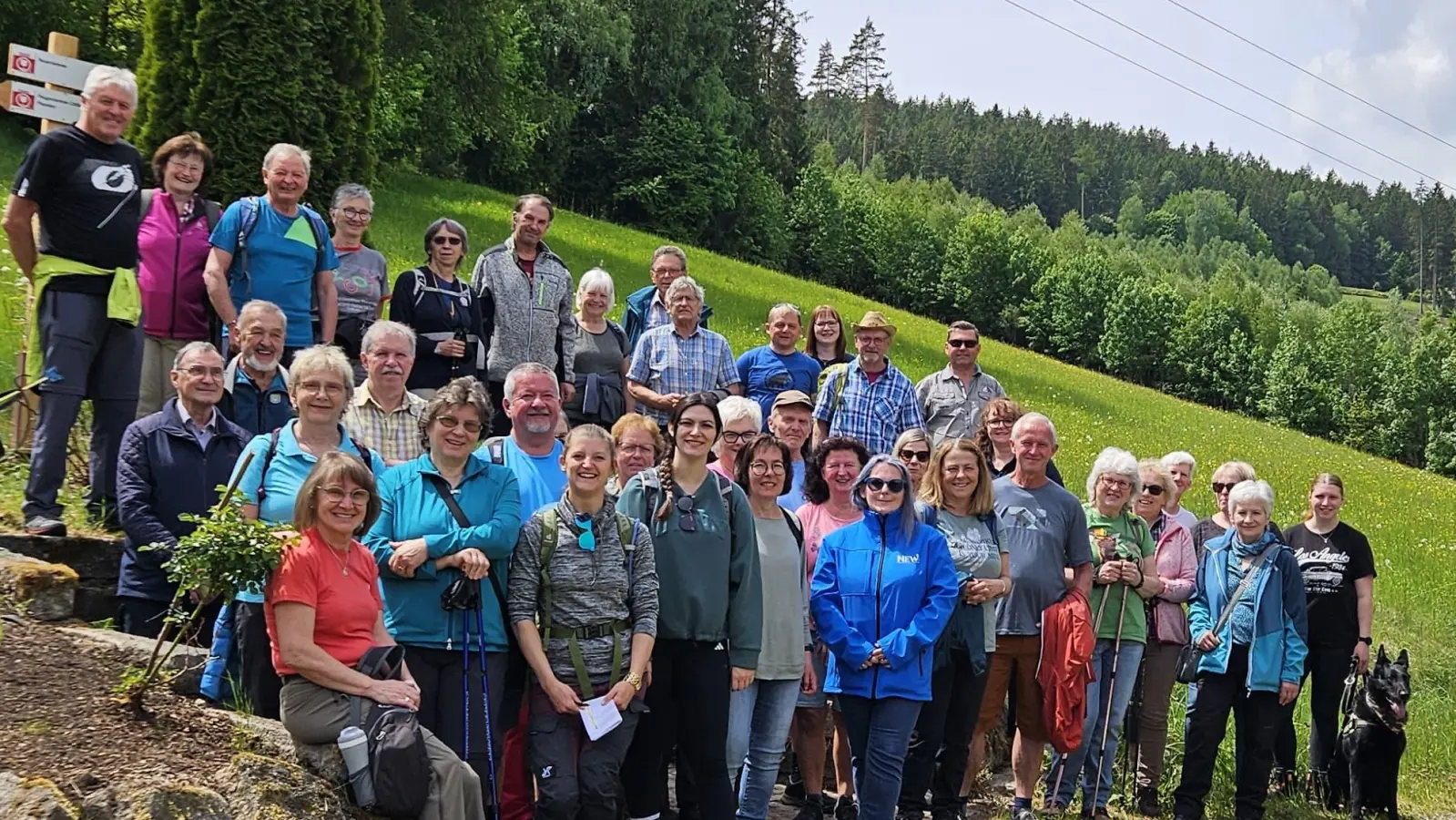 Die Wanderer am Start (Bild: Ilona Hunsperger)