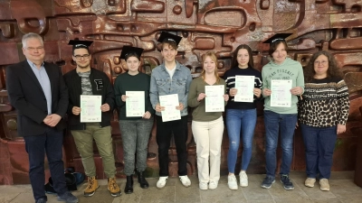 Schüler und Schülerinnen des HCA-Gymnasiums bestehen das CAE mit großem Erfolg. (Bild: Andreas Rosenberger)