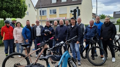 Die große Gruppe an Bürgerinnen und Bürger des Ortsteils Hammerweg mit den Verantwortlichen des CSU Ortsverbandes Hammerweg und dem Ortsvorsitzenden Nikola Vranjes. (Bild: Dagmar Nachtigall)