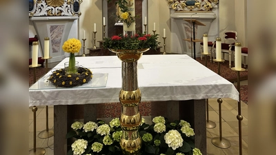 Osterkerze Pfarrkirche St. Mariä Himmelfahrt _ Pilger der Hoffnung (Bild: Alexandra Hummer)