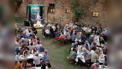 Beim Weinfest des Fördervereins auf Schloss Burgtreswitz lässt es sich gut feiern. So auch am Donnerstag, 14. August ab 19 Uhr.  (Archivbild: Peter Garreis)