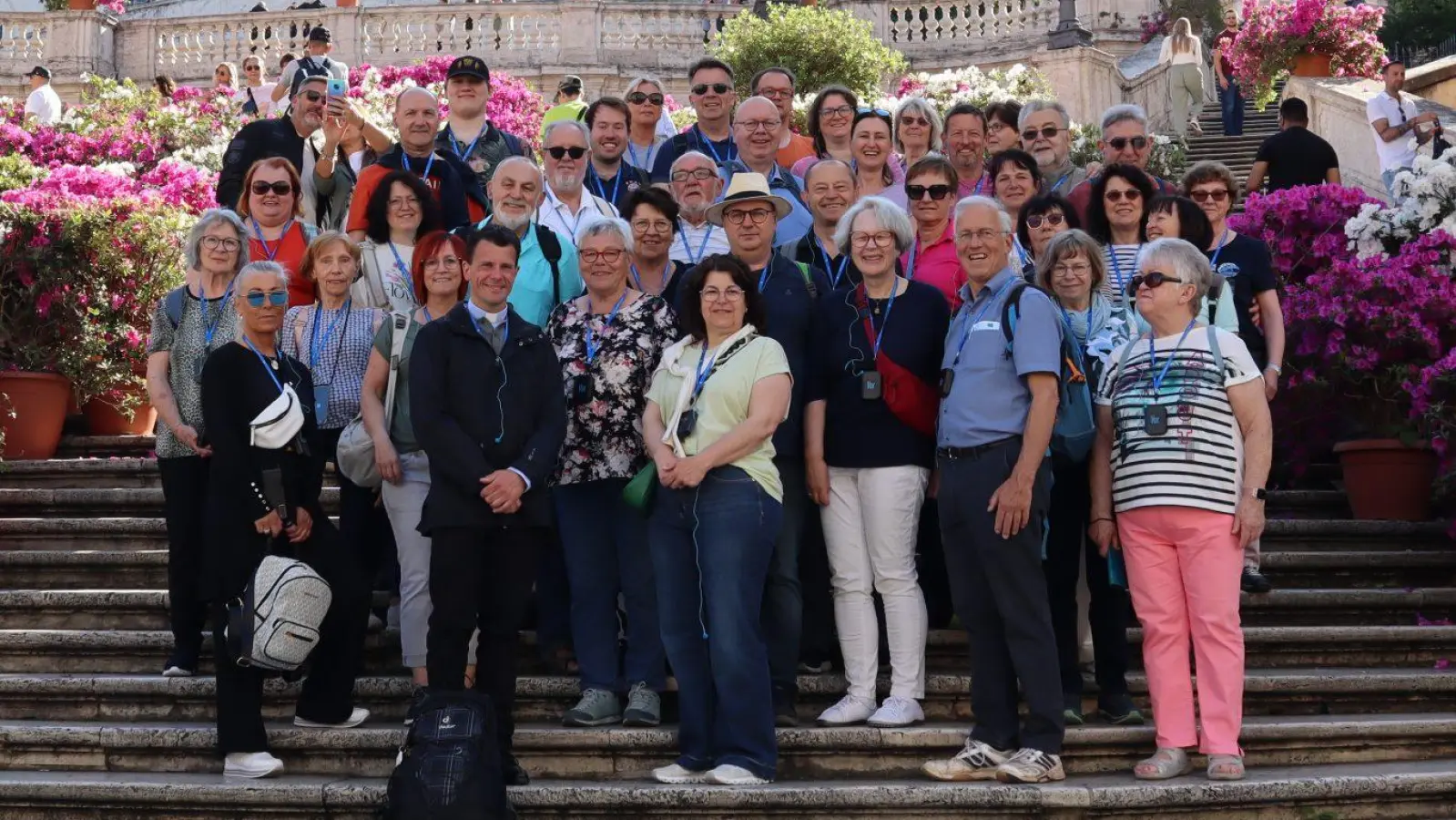 Die Pilgergruppe aus der Oberpfalz auf der Spanischen Treppe in Rom (Bild: Ramona Schricker)