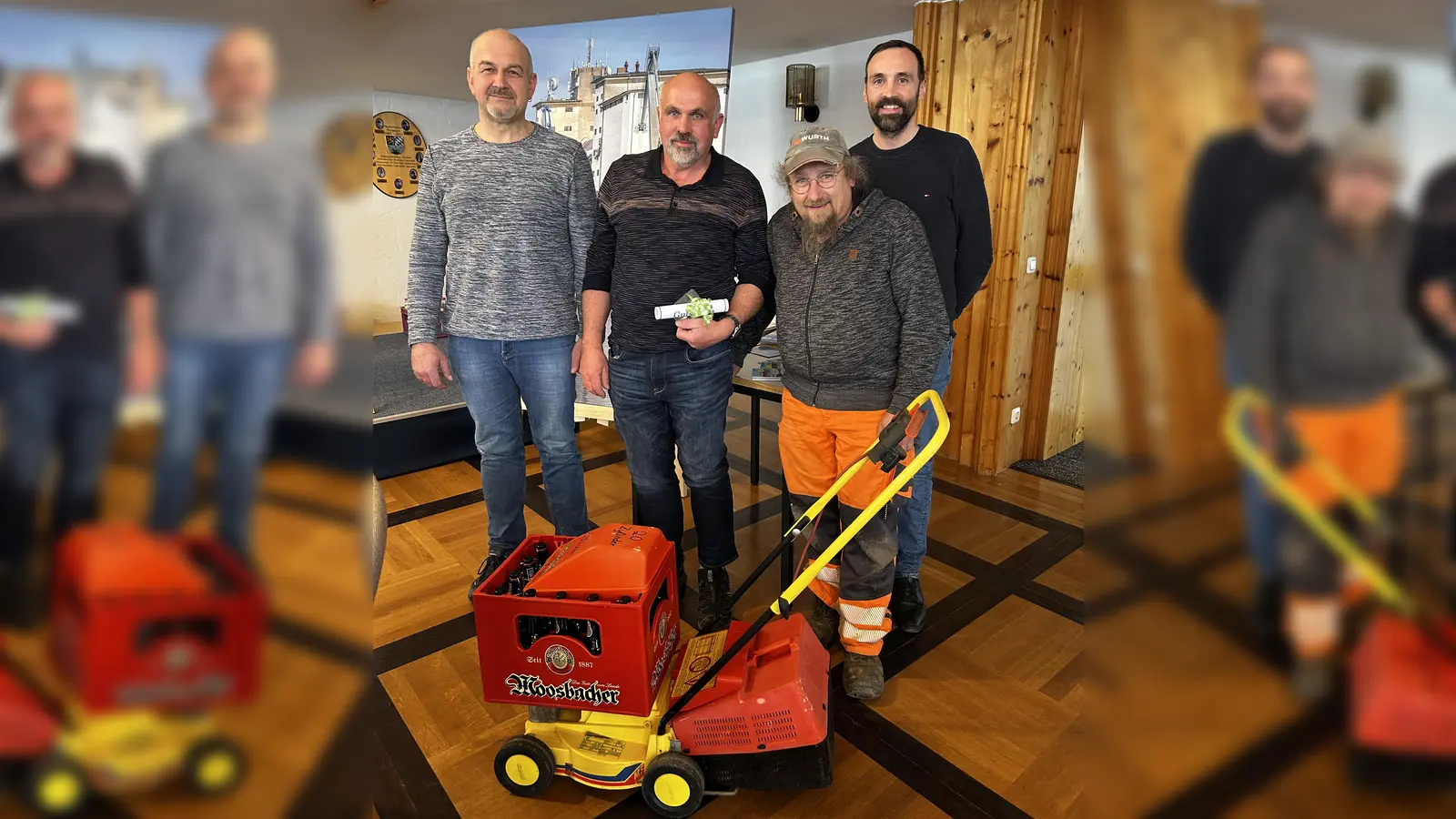 Verabschiedung von Karl Koller in die Freistellungsphase der Altersteilzeit.<br>von links: Personalratsvorsitzender Franz Sturm, Karl Koller, Bauhofchef Christian Scherer, Erster Bürgermeister Armin Bulenda (Bild: Claudia Rieß)