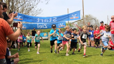 Hochmotiviert zeigten sich die jungen Sportlerinnen und Sportler beim Kinderlauf der SpVgg Weigendorf. (Bild: Oleh Tereshenko/exb)