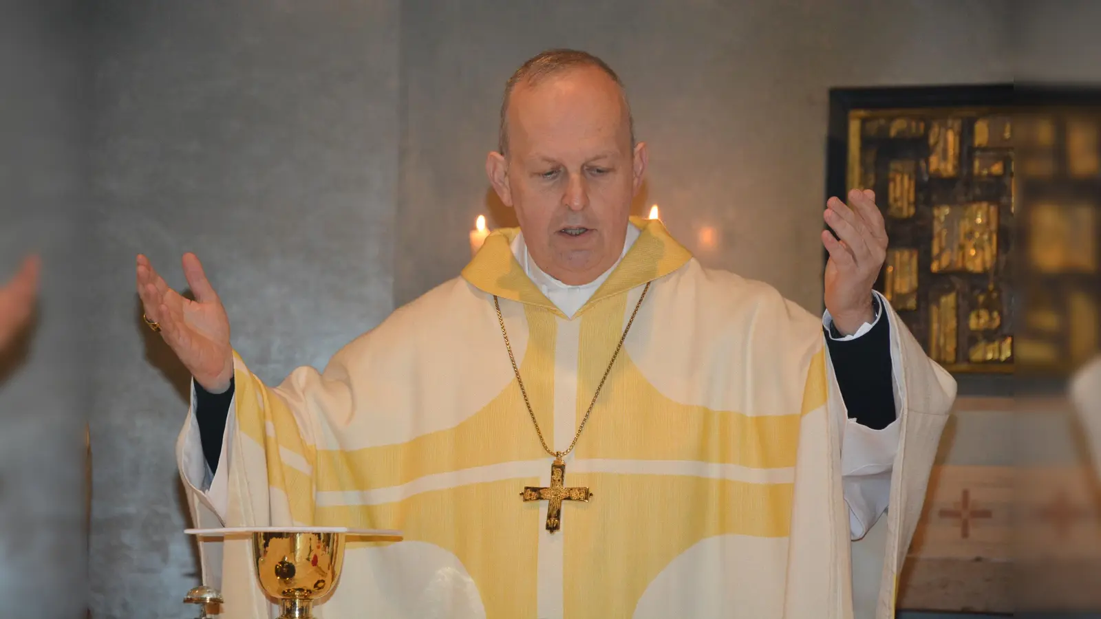 Ein gern gesehener Gast in Konnersreuth ist Regensburgs Weihbischof Reinhard Pappenberger. (Bild: Josef Rosner)