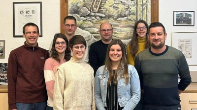 hinten von links: Benjamin Ritter, Johannes Hecht, Julia Würstl, vorne von links: Andreas Rickauer, Marina Scherm, Bernadette Lippert, Sophia Bayer, Michael König. (Bild: Patrick Wegmann )