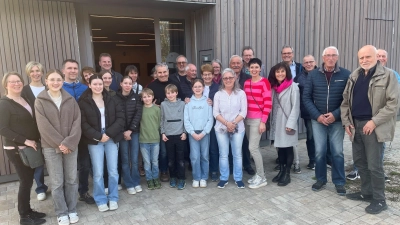 Mitglieder des Lintacher Dorf- und Kulturvereins besuchen das Planetarium in Ursensollen  (Bild: Cornelia Hartig)