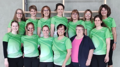 Hintere Reihe von links: Josefine Duscher, Stefanie Hierl, Birgit Segerer, Susanne Hofmann, Anita Butz, Irmgard Wellner, Sieglinde Auer<br>Vordere Reihe von links: Luisa Weidner, Kerstin Birner, Sonja Großmann, Annett Mischinger, Johanna Pösl, Mona Bock (Bild: Annett Mischinger)