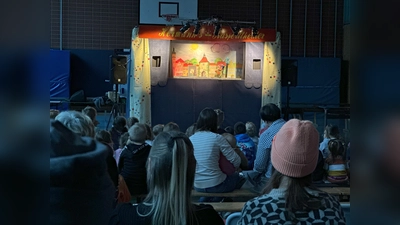 : Die Kinder verfolgten gespannt der Vorstellung „Der kleine Drache Wendelin”.  (Bild: Magdalena Bergler)