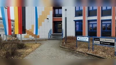 Der Weg zum Sekretariat des Johann-Andreas-Schmeller-Gymnasiums Nabburg (Bild: Andreas Fröhlich)