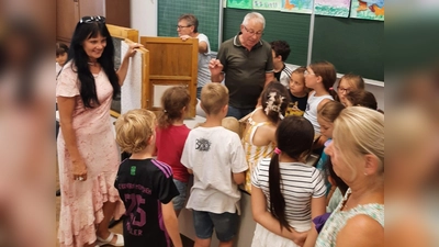 Imkerbesuch in der AWO Mittagsbetreuung an der Max-Josef-Schule (Bild: Julia Rußwurm)