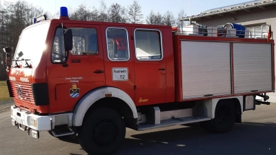 Das Tanklöschfahrzeug der Feuerwehr Freihung mit Baujahr 1980 – ein treuer Helfer in Hunderten von Übungs-und Einsatzstunden, doch wie lange muss es noch durchhalten? (Bild: Christina Rabenstein)