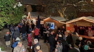 So idyllisch wird die Romantische Weihnacht unter der Burg auch in diesem Jahr, am zweiten Adventswochenende, werden. (Bild: Christine Wendl)