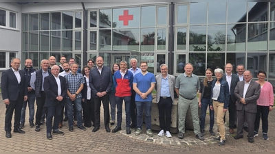 Bei einer kleinen Feierstunde verabschiedete der BRK Kreisverband Weiden Neustadt/WN die ausgeschiedenen Mitglieder aus der Vorstandschaft und dem Haushaltsausschuss. (Bild: Josef Ott)