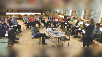 Einen nachhaltigen und informativen Vortrag über Taize/Frankreich durch das Ehepaar Erika und Wilfried Römischer erlebten die Besucher des Evangelischen Frauenbundes. (Bild: Fred Lehner)