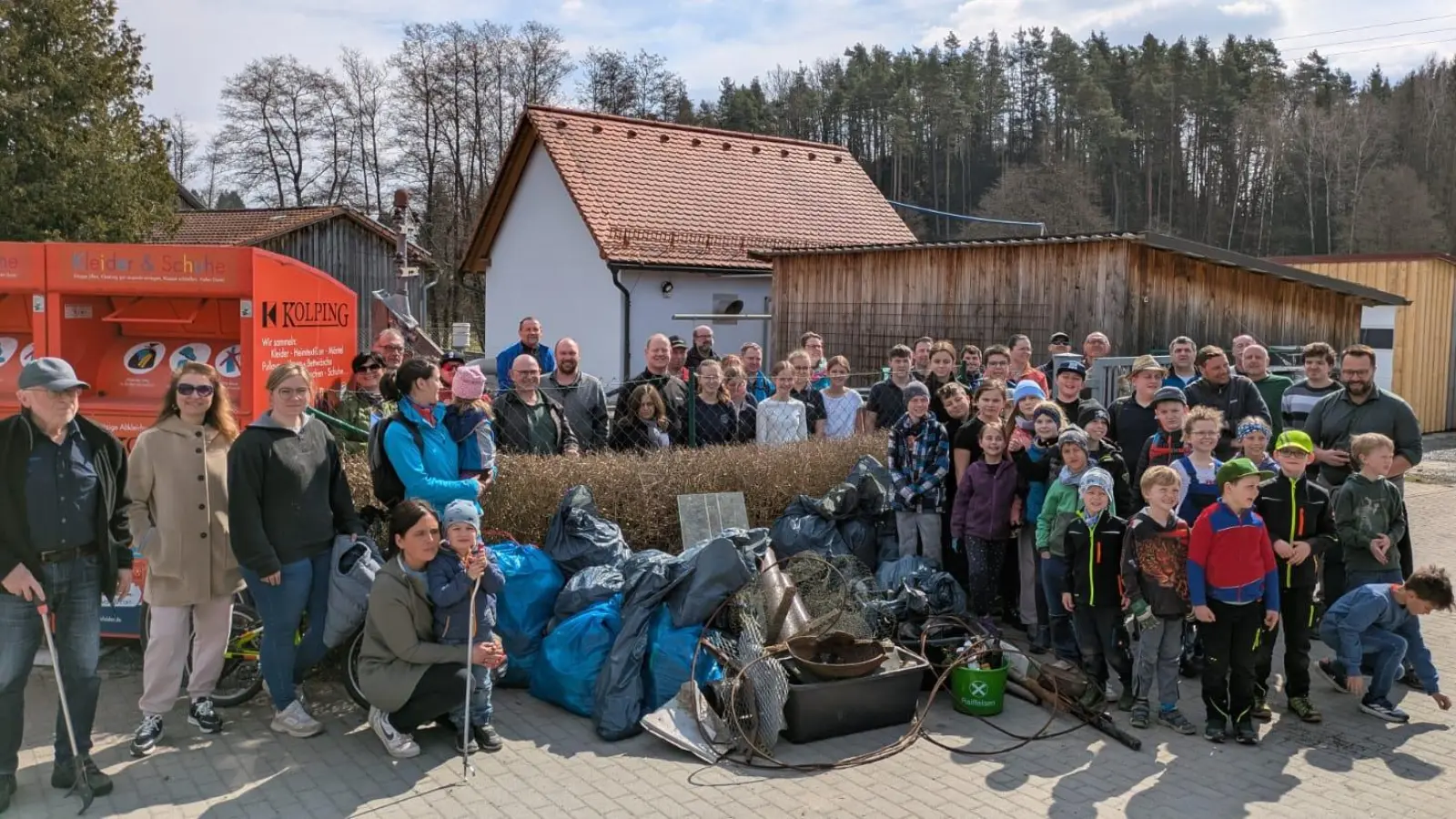 Groß war die Beteiligung der Ramadama Aktion des OWV Falkenberg.  (Bild: Alexander Haberkorn)