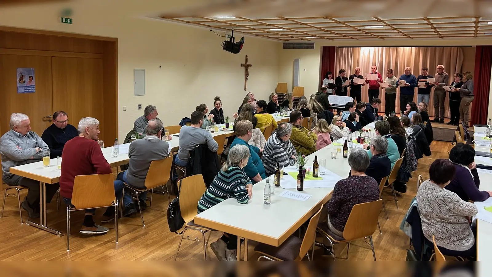 Danke-Essen im Pfarrsaal. (Bild: Roman Melzner )