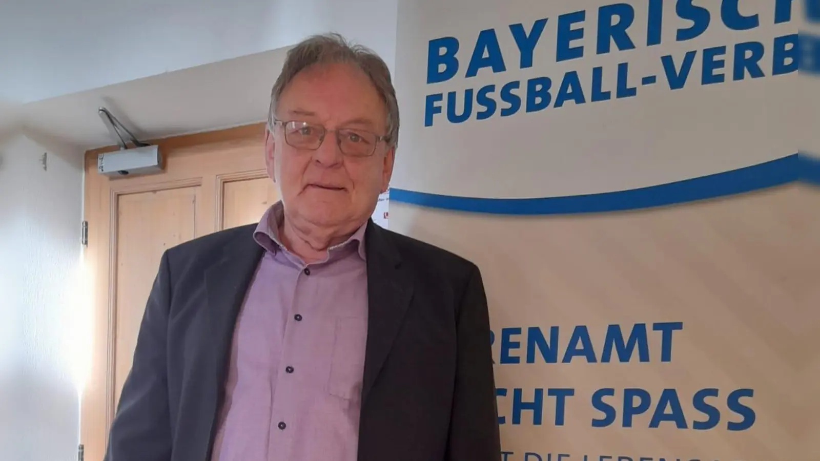 Ehrenvorstand Josef Betz erfuhr eine besondere Auszeichnung. (Bild: Engelbert Horn)